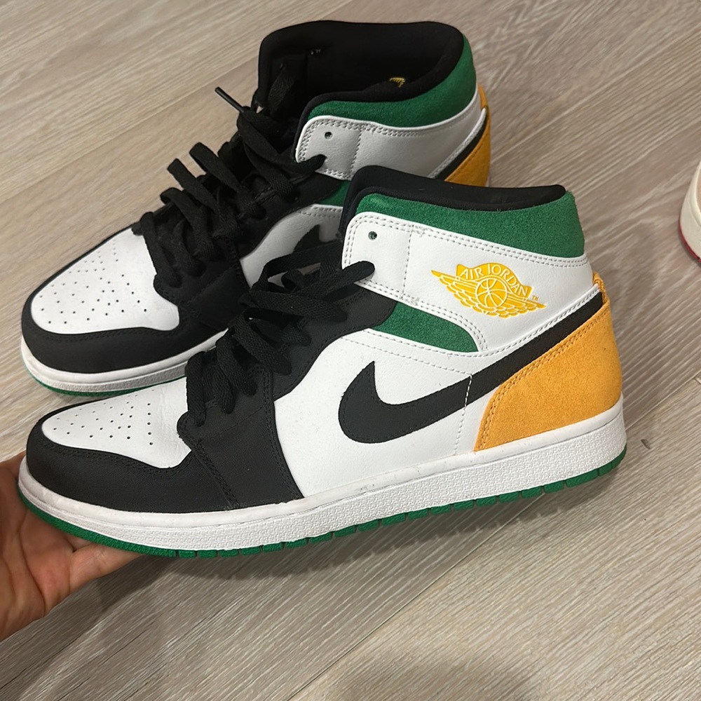MENS AIR JORDAN
